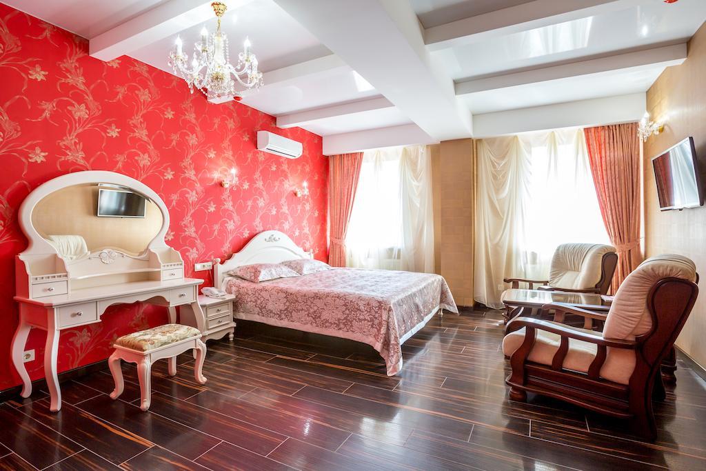 Hotel Premier Dniprodzerzhynsk Ruang foto