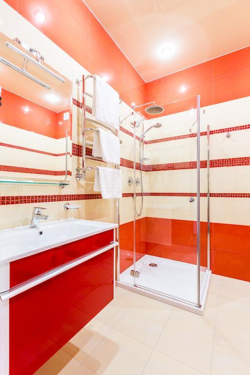 Hotel Premier Dniprodzerzhynsk Ruang foto
