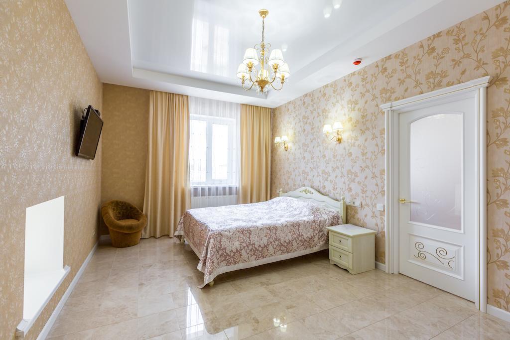 Hotel Premier Dniprodzerzhynsk Ruang foto